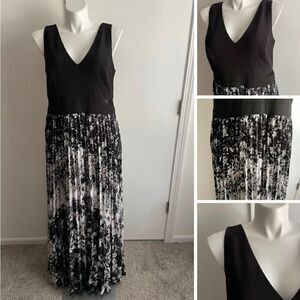 NWT Xscape Maxi Gown, Size 16W